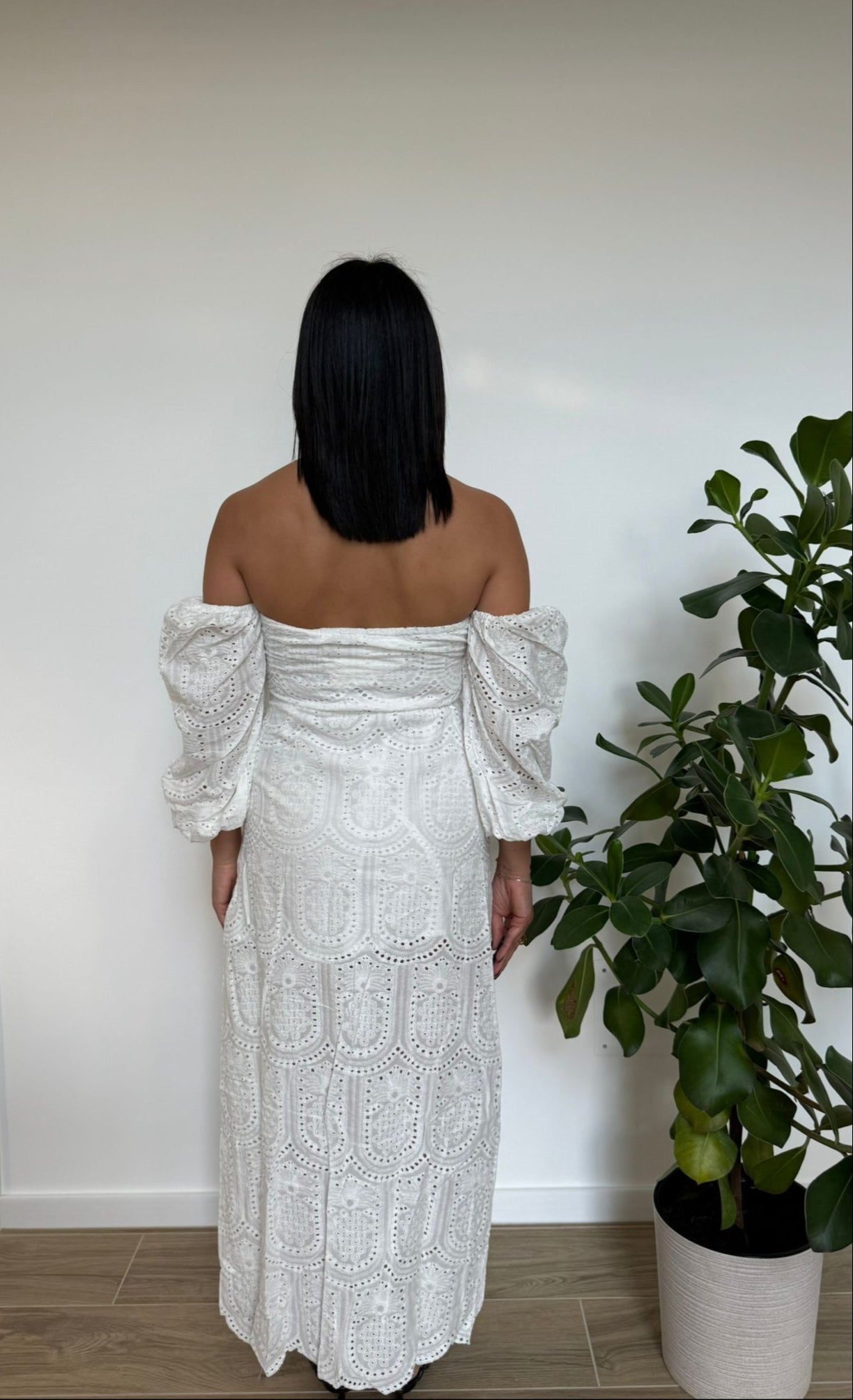 Abito Mochy in Pizzo Sangallo Bianco art.5099