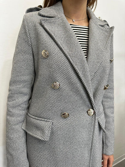 Cappotto Lungo Spigato con Bottoni