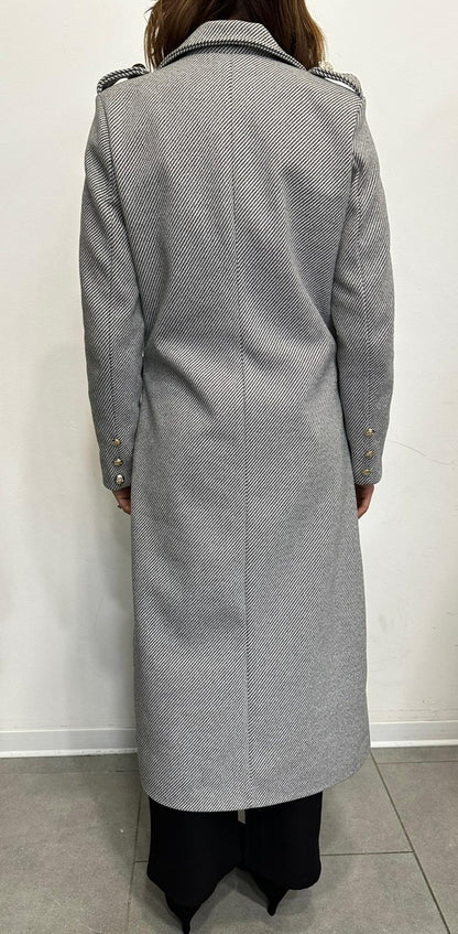 Cappotto Lungo Spigato con Bottoni