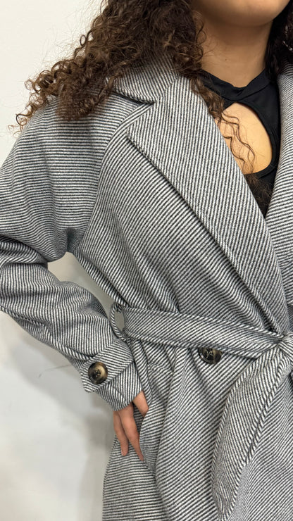 Cappotto Spigato Con Bottoni E Cintura
