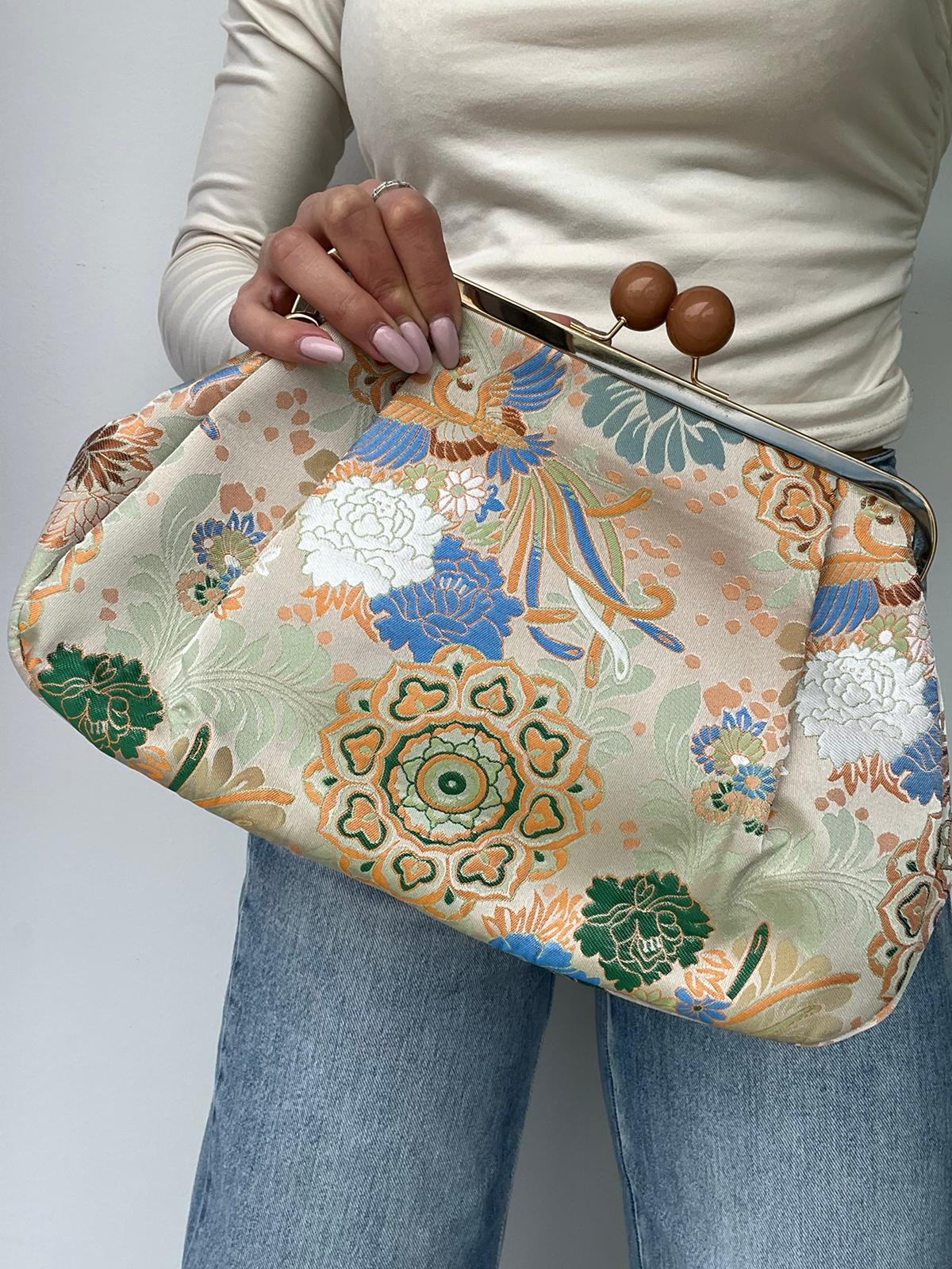 Clutch Peonia