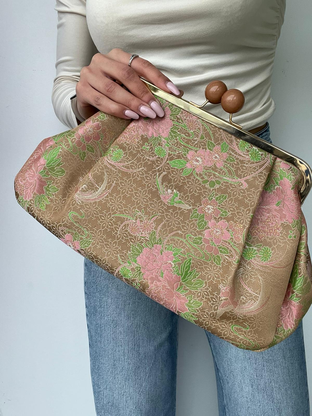 Clutch Peonia