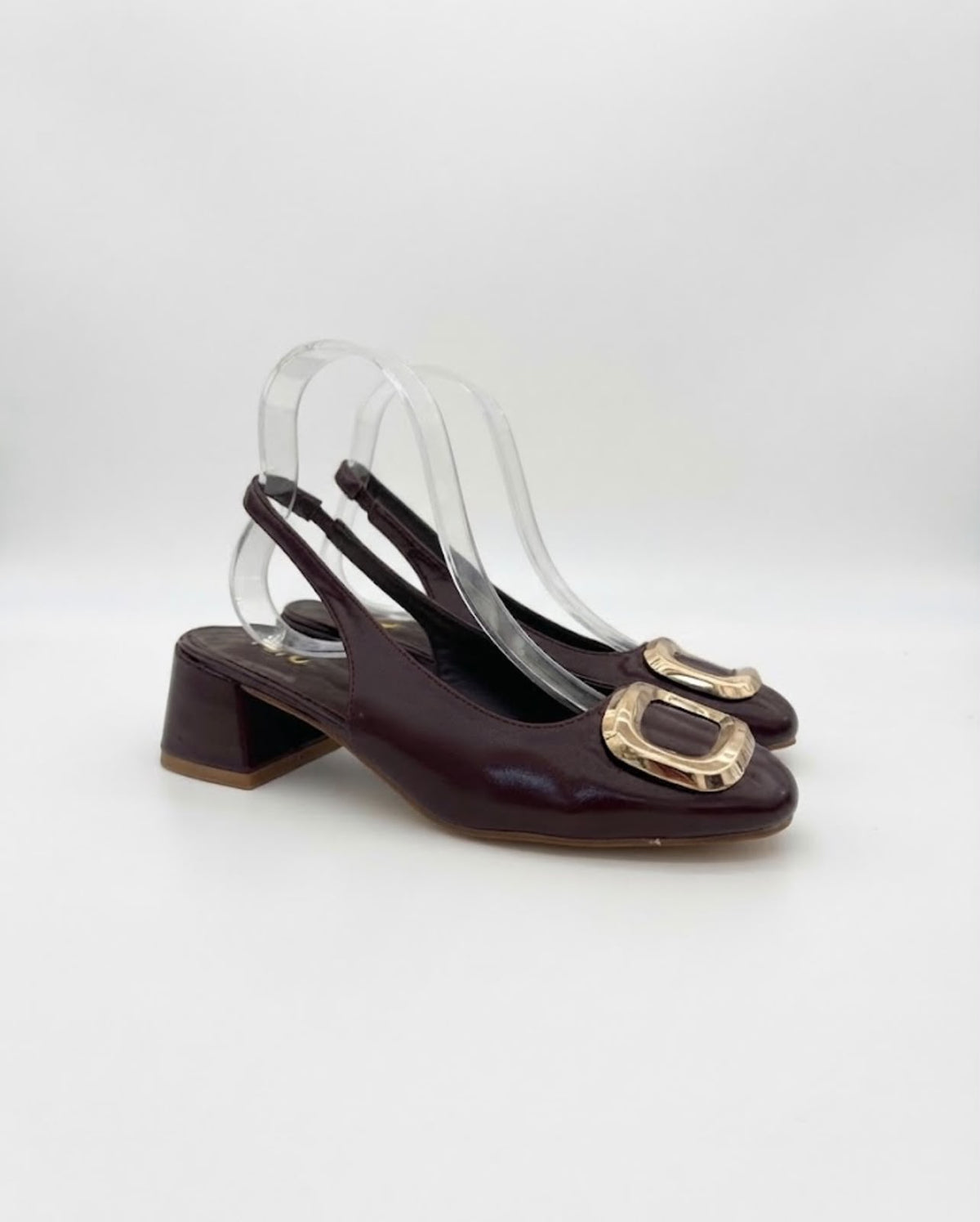 Slingback in vernice tacco largo
