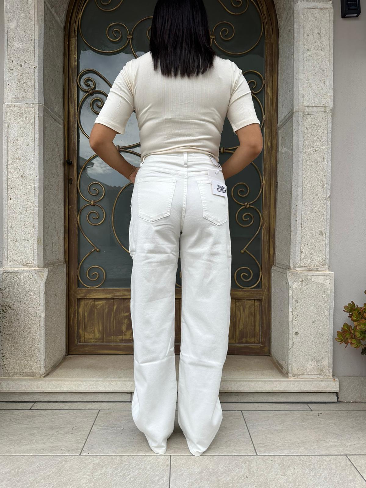 Jeans Balloon Fit con Bottone Trasversale art.2166